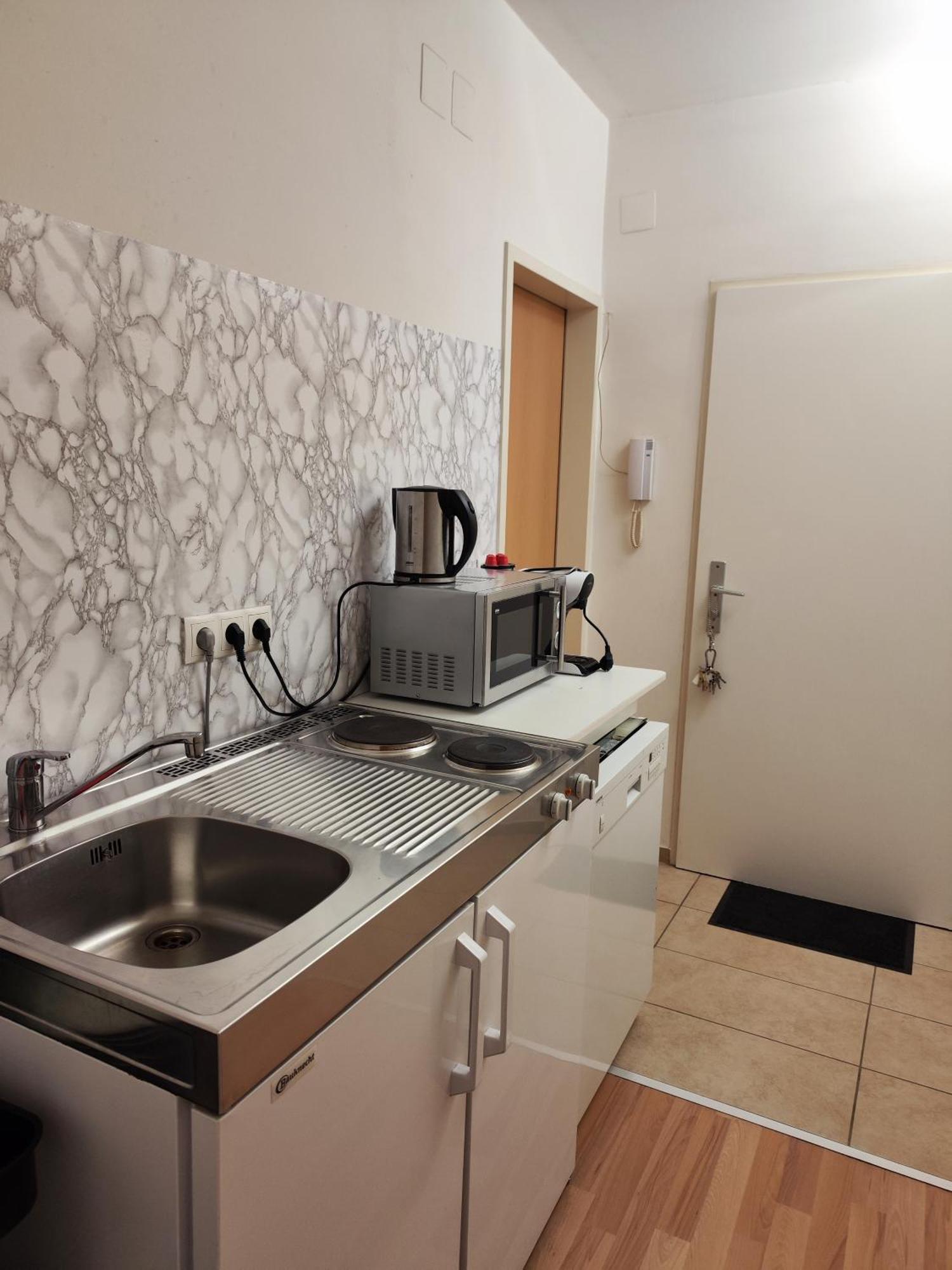 Hostel&Apartservices Viennna The Tidy Apartment เวียนนา ภายนอก รูปภาพ